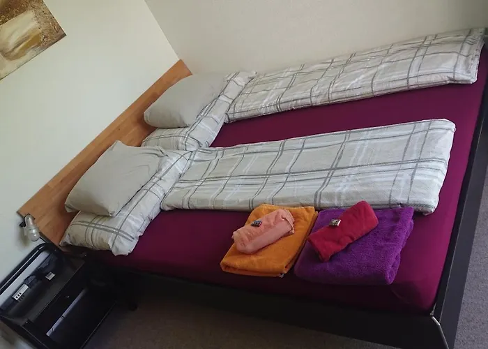 Quarto em Acomodações Particulares 300m Zur S-bahn Jona *